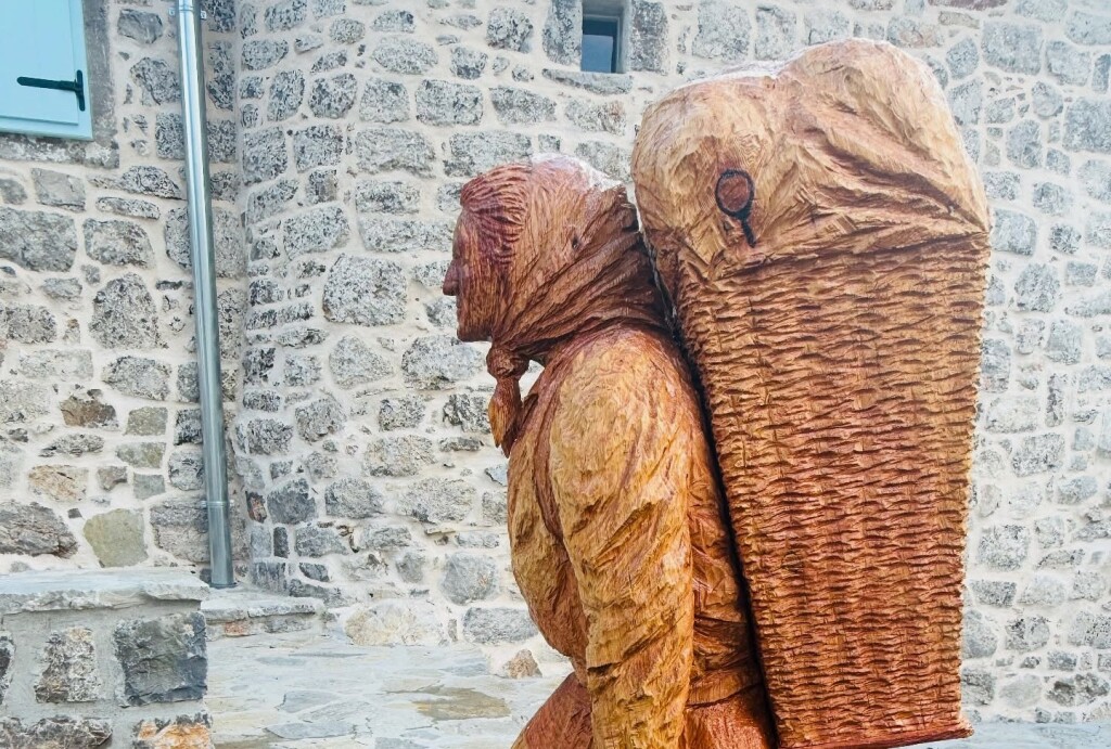 Kip tete Anice izrađen od sto godina starog cedra