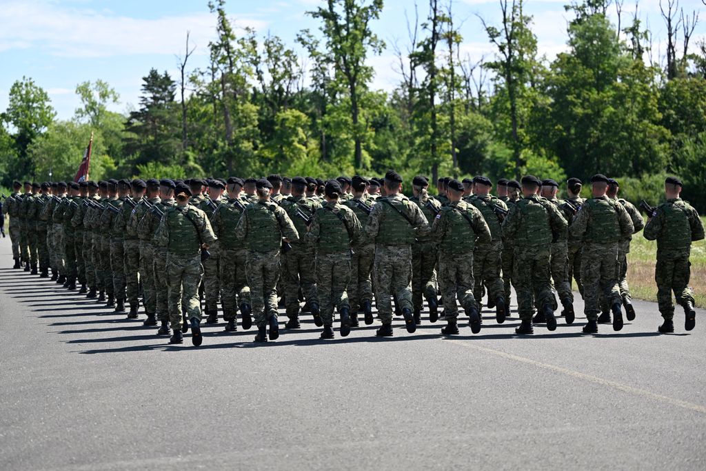 Uvježbavanje pješačkih postroja Hrvatske vojske za vojni mimohod