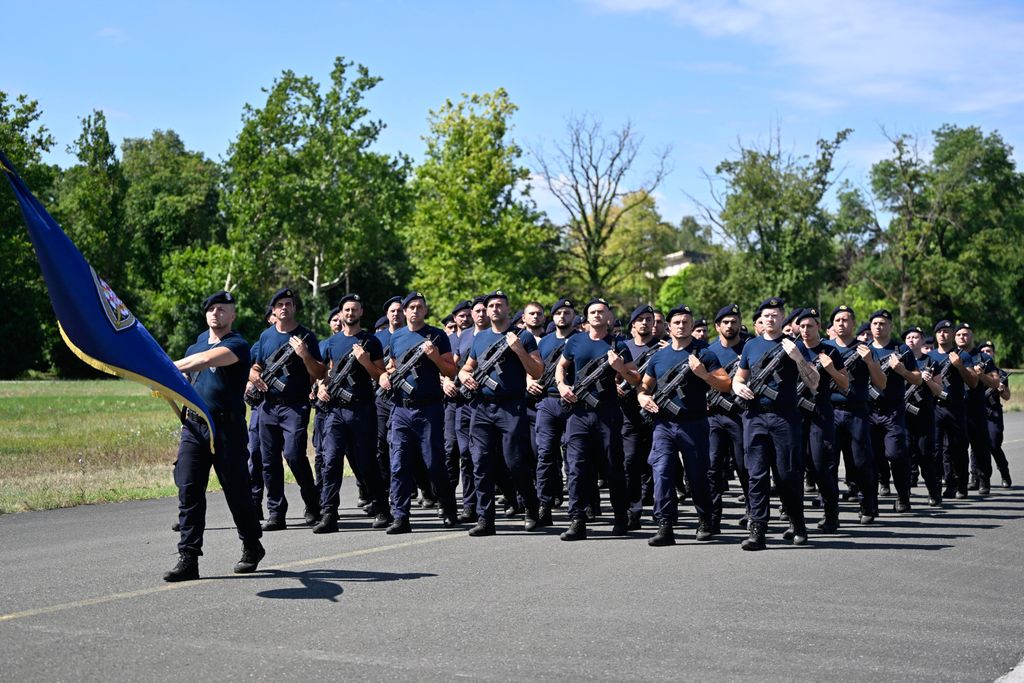 Uvježbavanje pješačkih postroja Hrvatske vojske za vojni mimohod