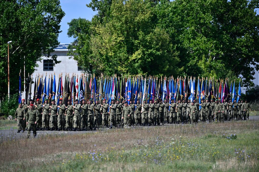 Uvježbavanje pješačkih postroja Hrvatske vojske za vojni mimohod