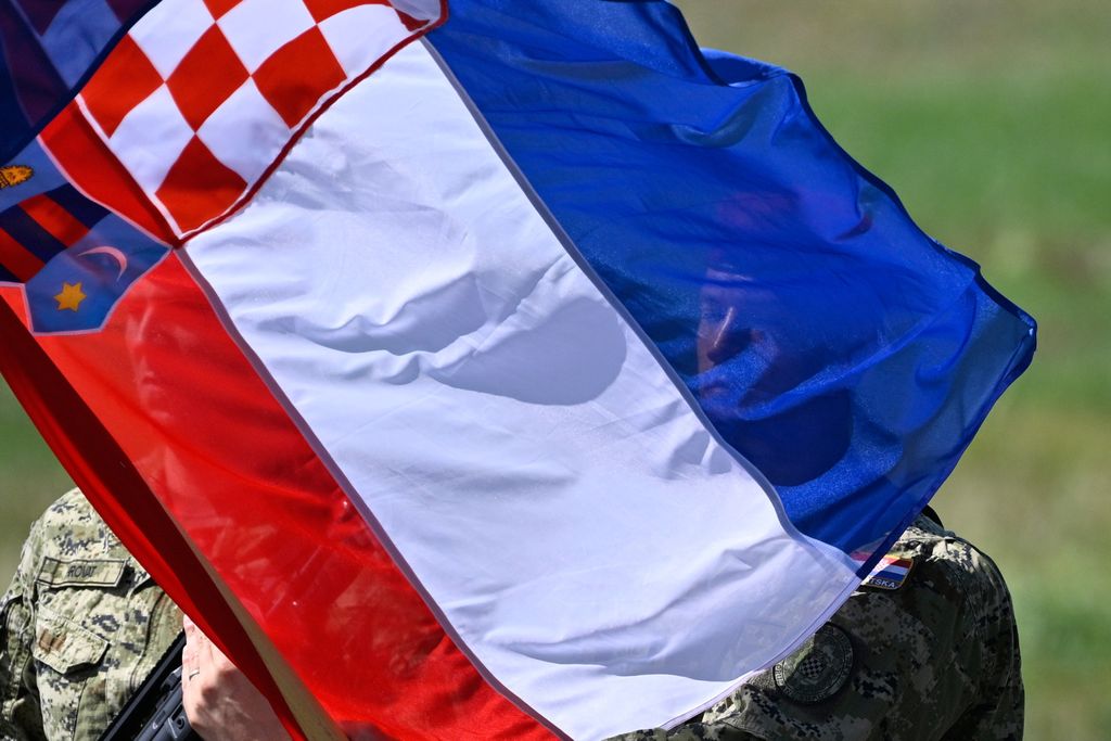 Uvježbavanje pješačkih postroja Hrvatske vojske za vojni mimohod