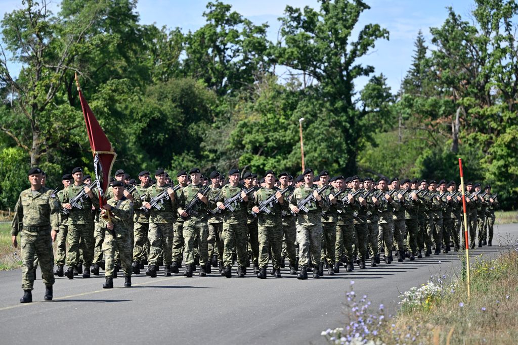 Uvježbavanje pješačkih postroja Hrvatske vojske za vojni mimohod
