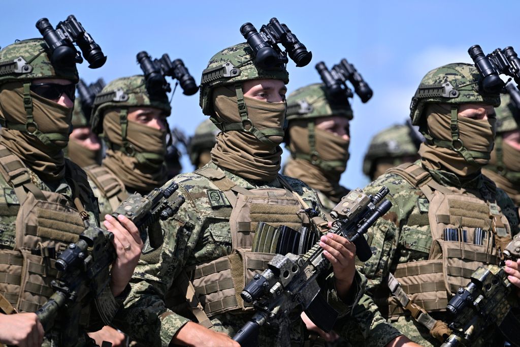 Uvježbavanje pješačkih postroja Hrvatske vojske za vojni mimohod