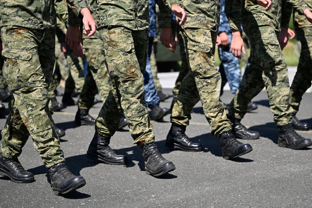 Uvježbavanje pješačkih postroja Hrvatske vojske za vojni mimohod