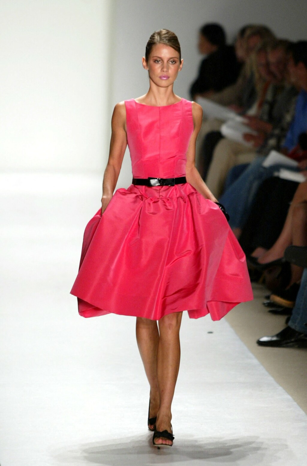 Oscar de la Renta, prêt-à-porter, proljeće/ljeto 2004. - 1