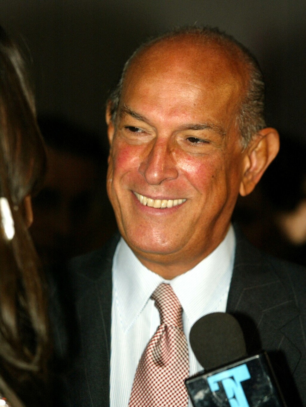 Oscar de la Renta 2003. godine, nakon svoje revije za proljeće/ljeto 2004.