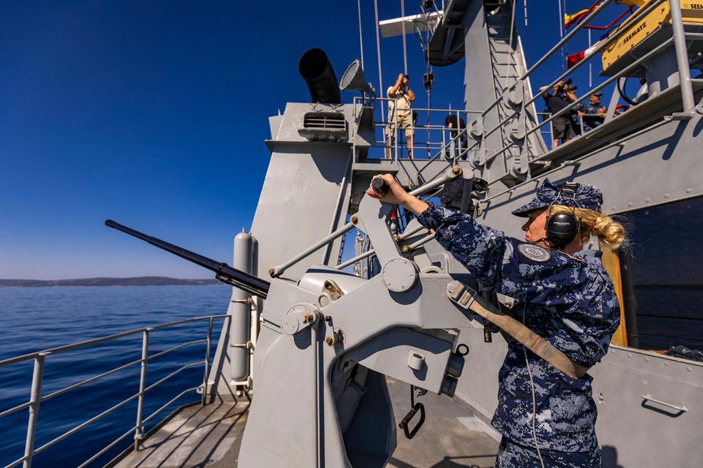 Uvježbavanje brodova Hrvatske ratne mornarice za mimoplov - 5