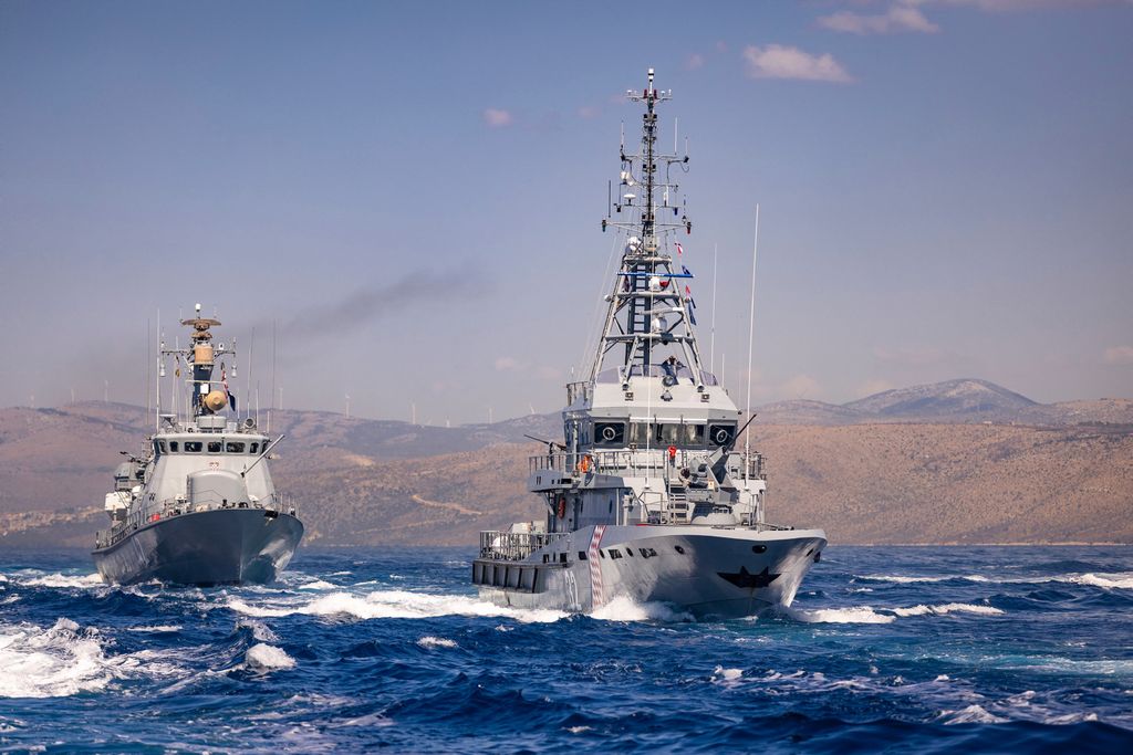 Uvježbavanje brodova Hrvatske ratne mornarice za mimoplov - 5