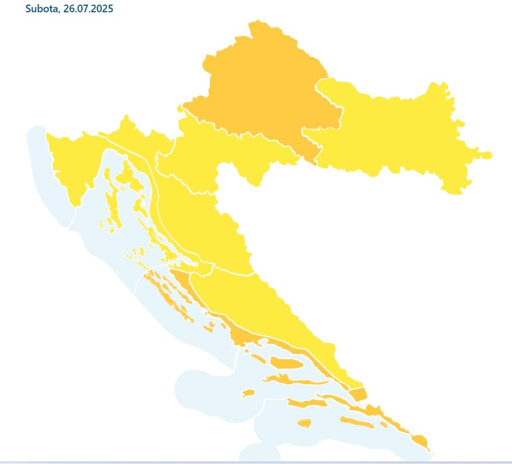 Osvježenje se traži u gradskim fontanama (Foto: AFP)