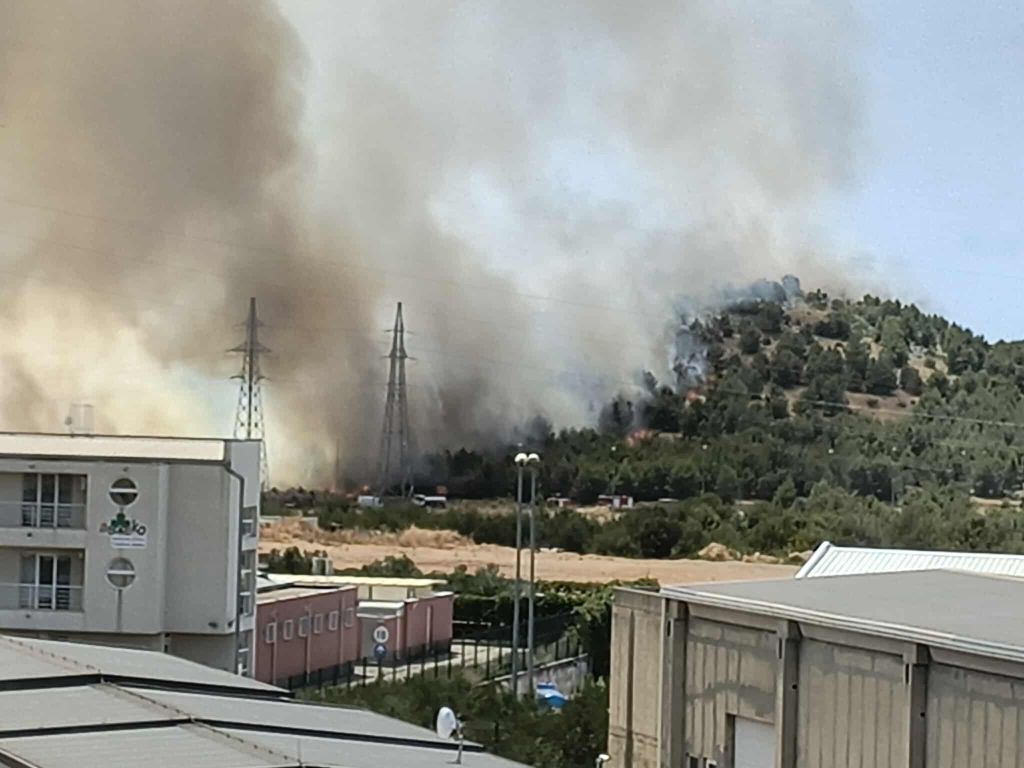 Požar u industrijskoj zoni Podi u Šibeniku