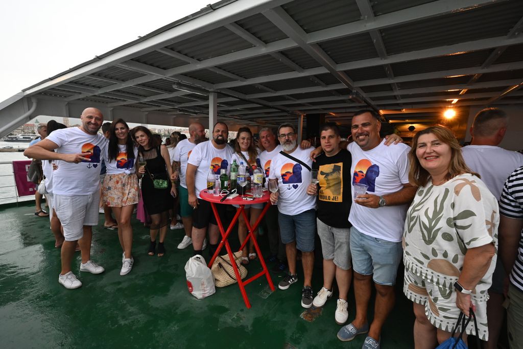 Trajekt ususret manifestaciji