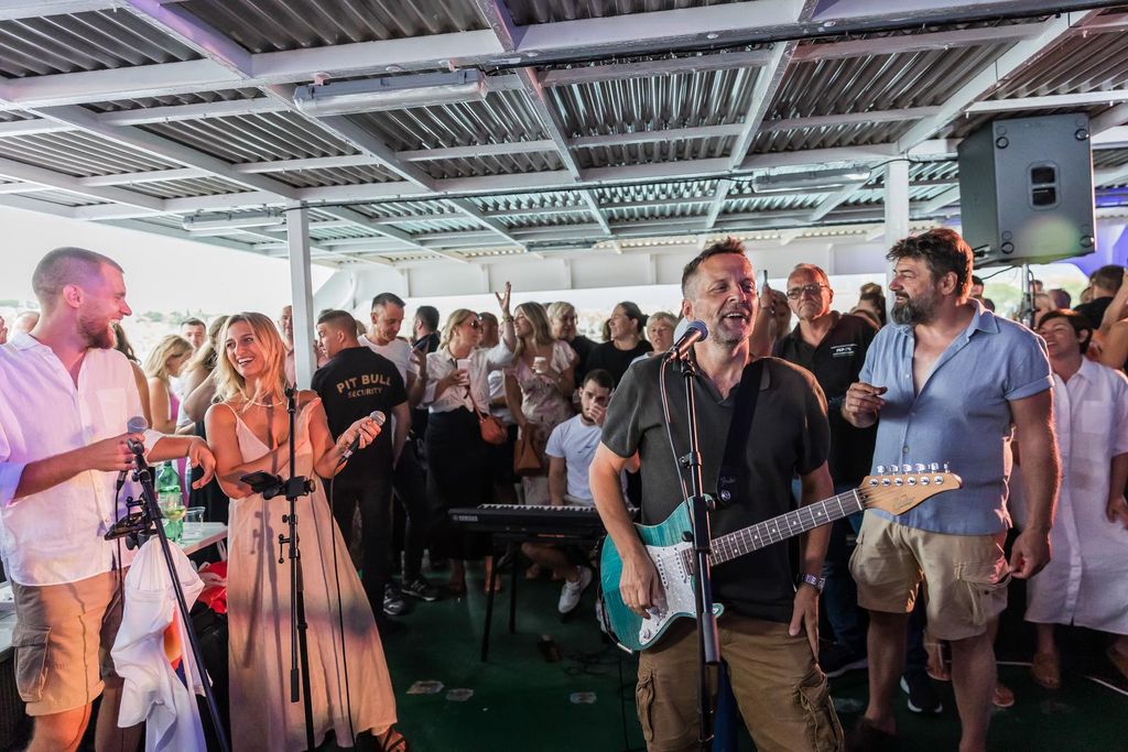 Trajekt ususret manifestaciji