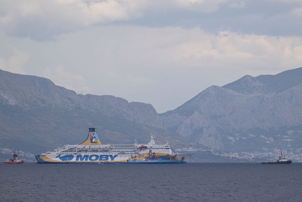 Brod Moby Drea dotegljen pred Split - 1