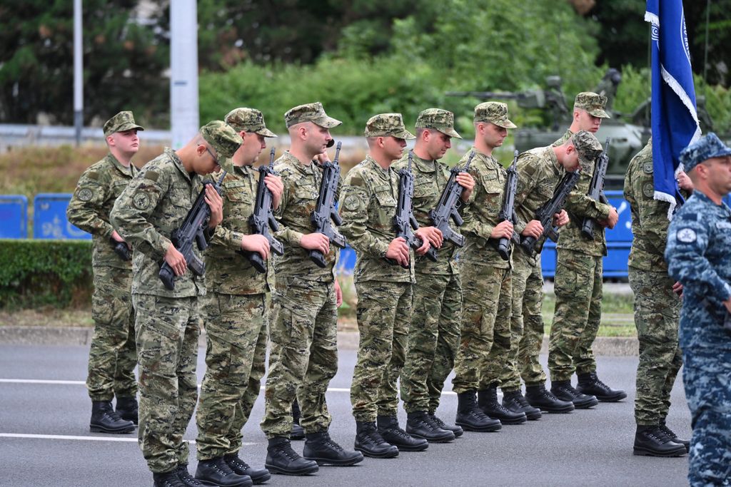 Generalna proba za vojni mimohod - 13