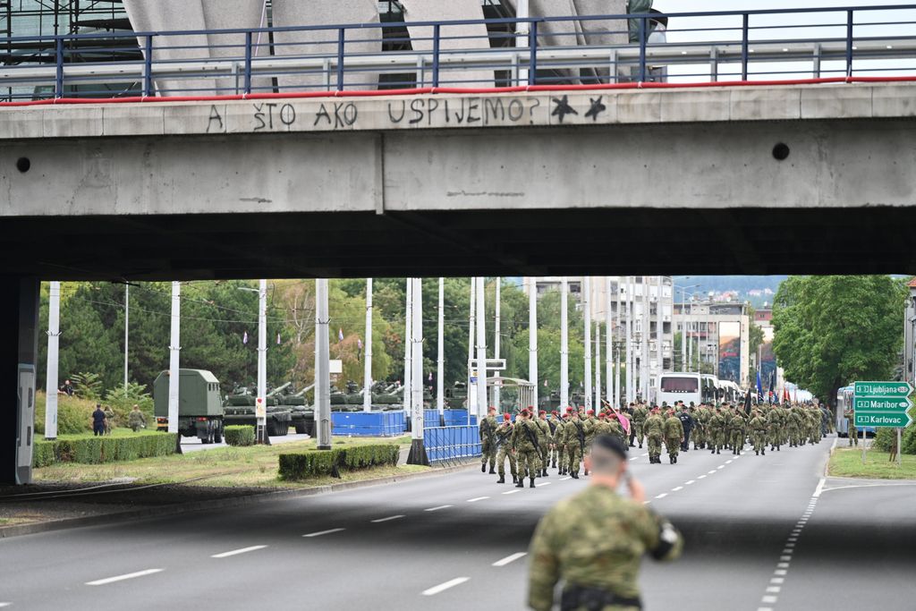Generalna proba za vojni mimohod - 13