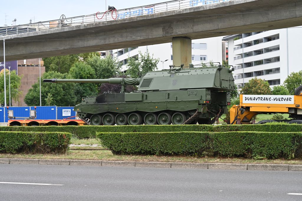 Generalna proba za vojni mimohod - 13