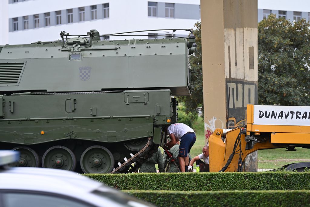 Generalna proba za vojni mimohod - 13