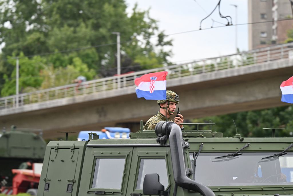 Generalna proba za vojni mimohod - 13