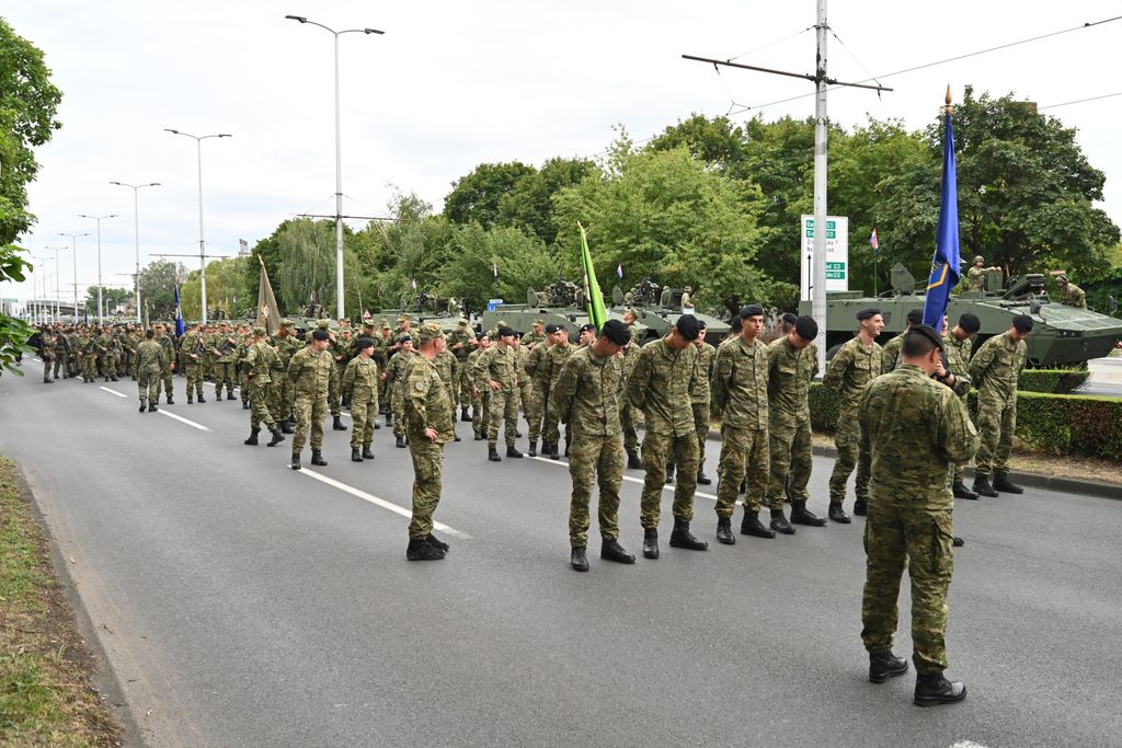 Generalna proba za vojni mimohod - 13