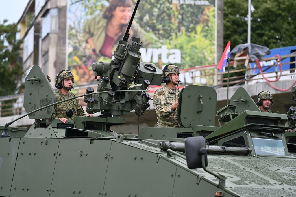 Generalna proba za vojni mimohod - 13