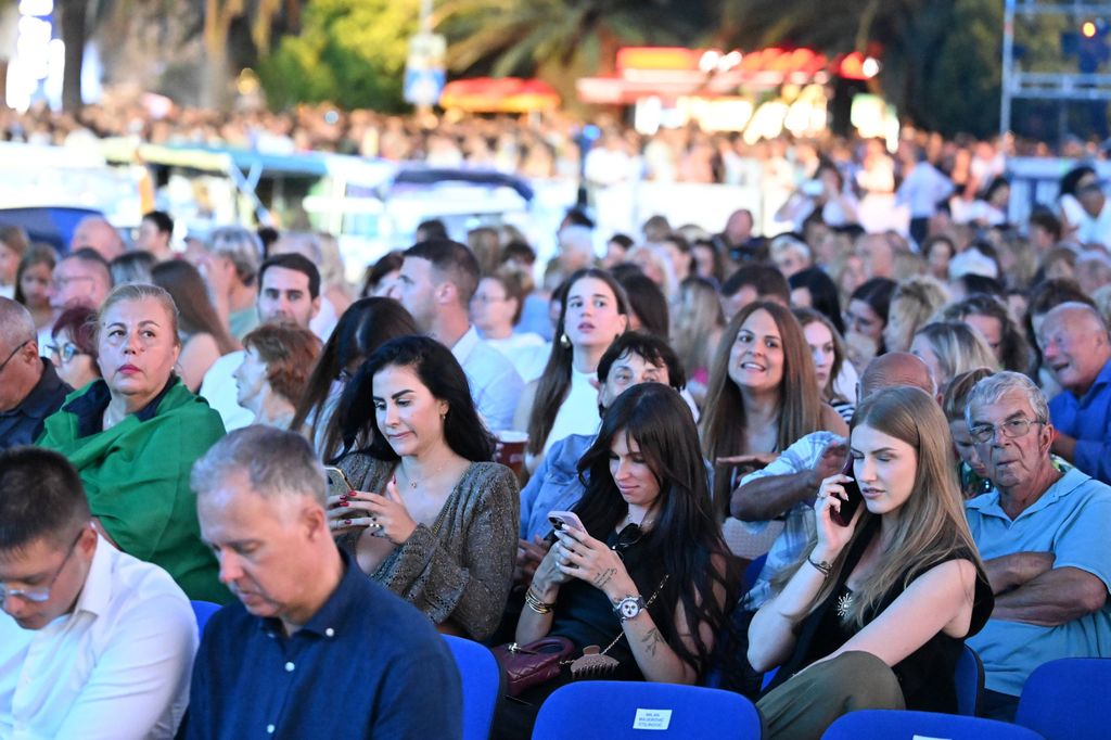 Trag u beskraju 2025. - 24