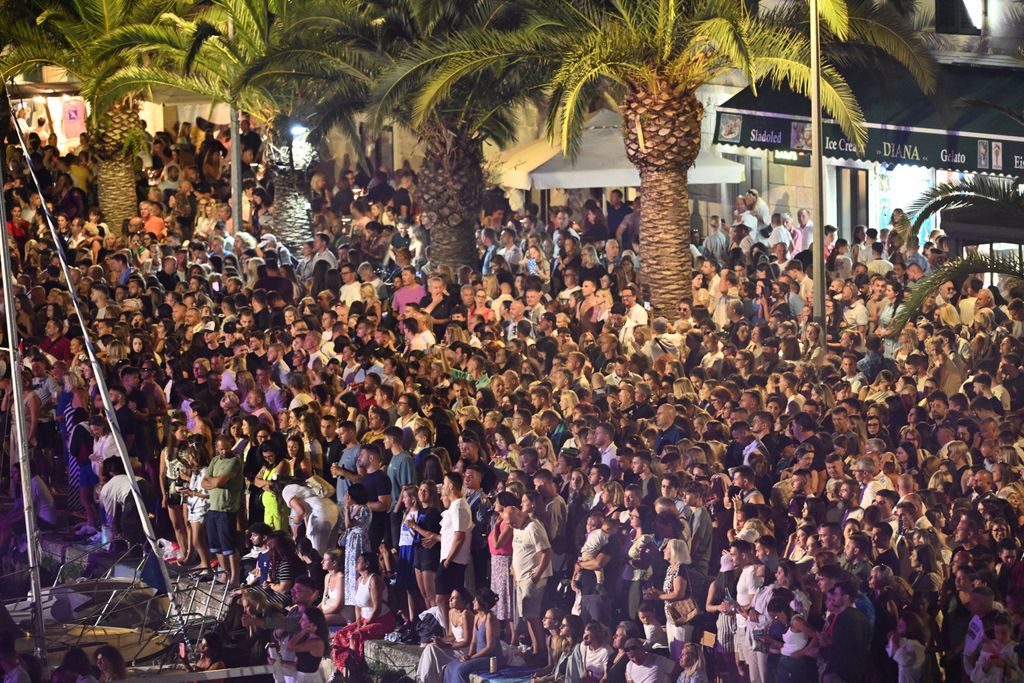 Trag u beskraju 2025. - 1