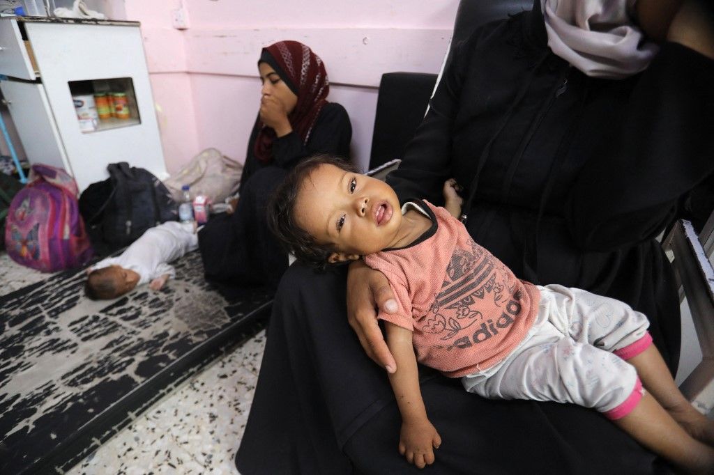 Djeca u Gazi čekaju humanitarnu pomoć