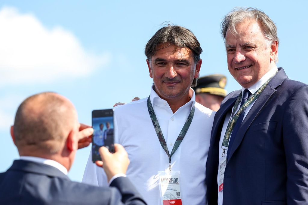 Zlatko Dalić na mimohodu - 1