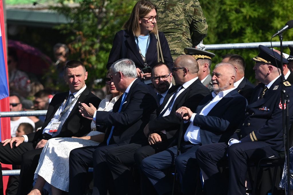 Poznata lica na mimohodu - 10