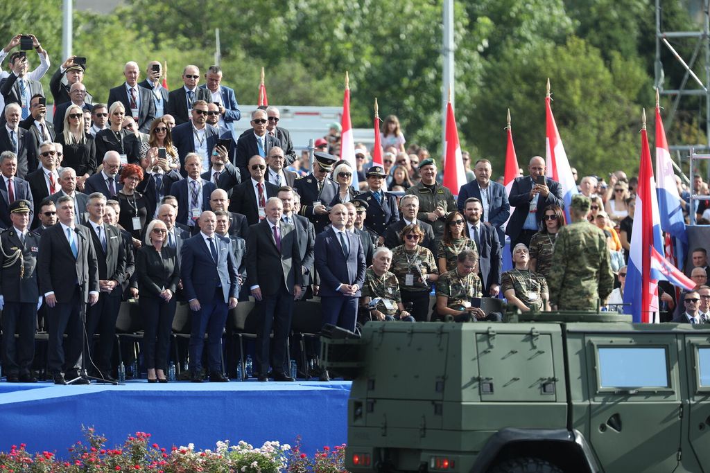 Najspektakularnije fotografije s mimohoda - 49