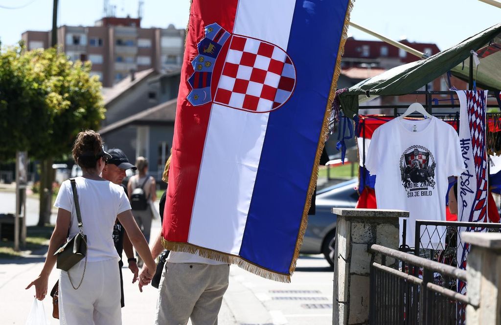 Štandovi uoči Thompsonovog koncerta - 2