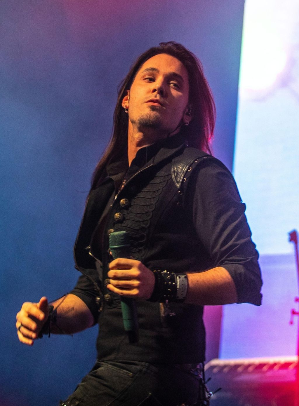Dino Jelusić