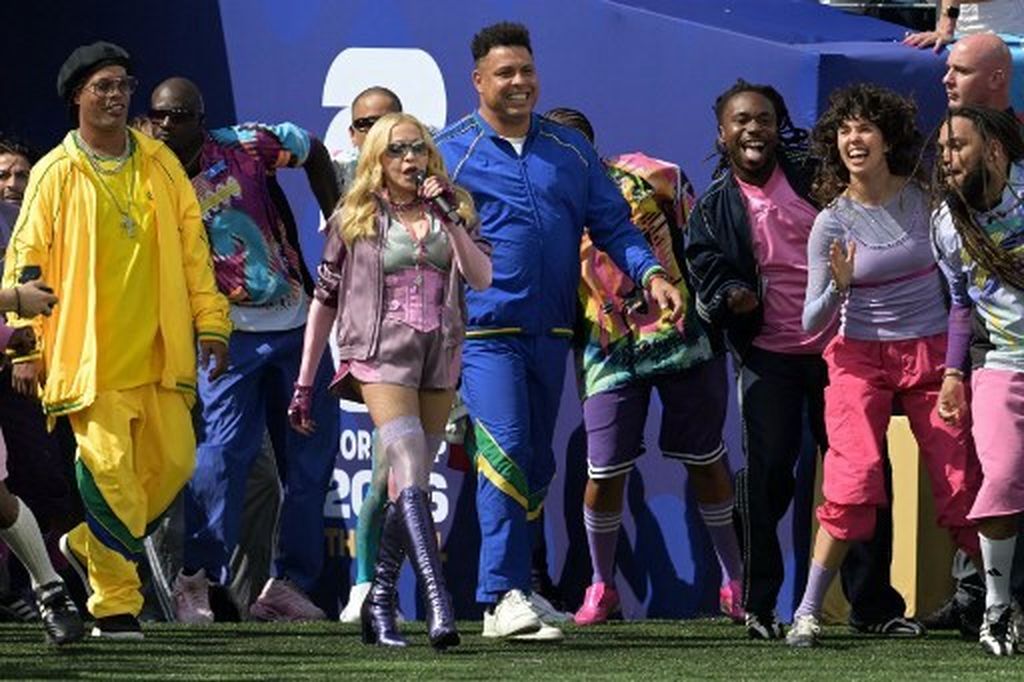 Halftime show - 10