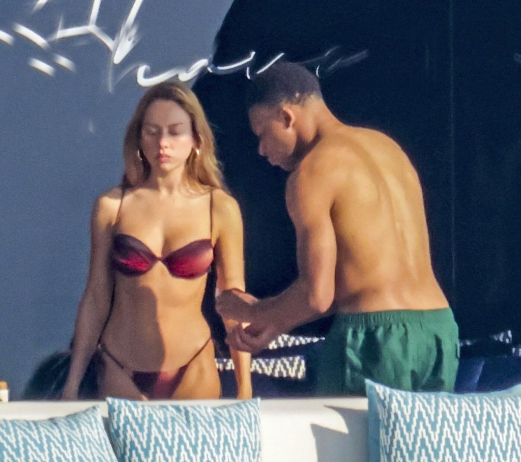 Kylian Mbappe i Ester Exposito - 1