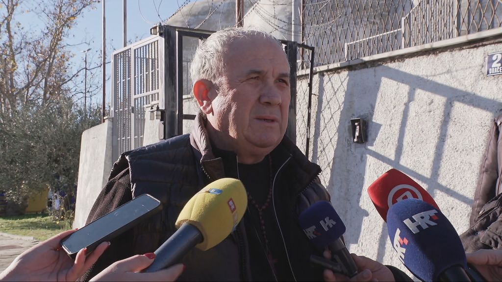 Istražitelji dovode Željka Keruma na pretres u konobu Pršut - 3