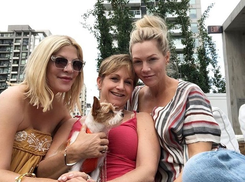 Tori Spelling, Jennie Garth, Gabrielle Carteris (Foto: Instagram)