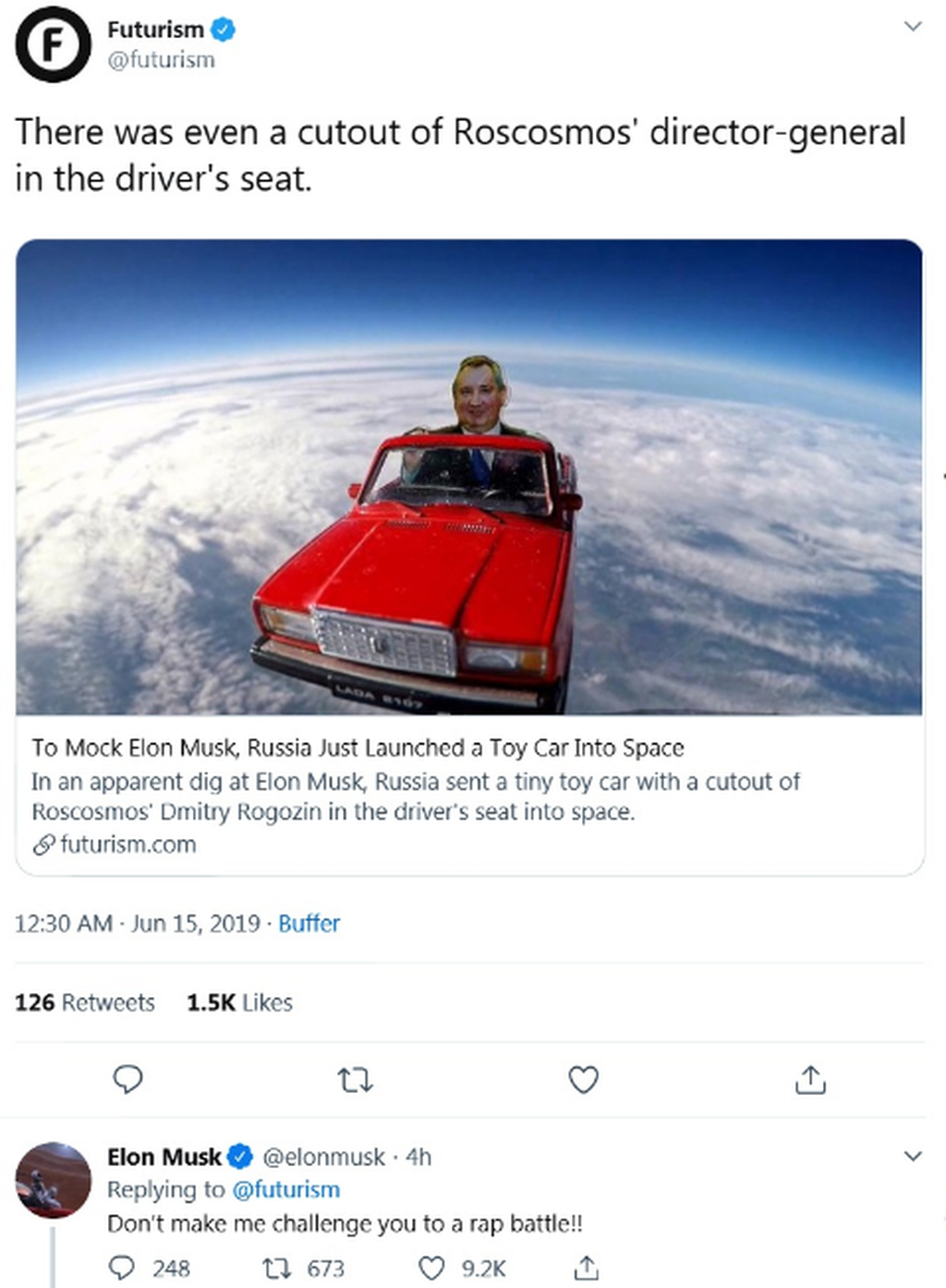 Ruski crveni automobil u svemiru