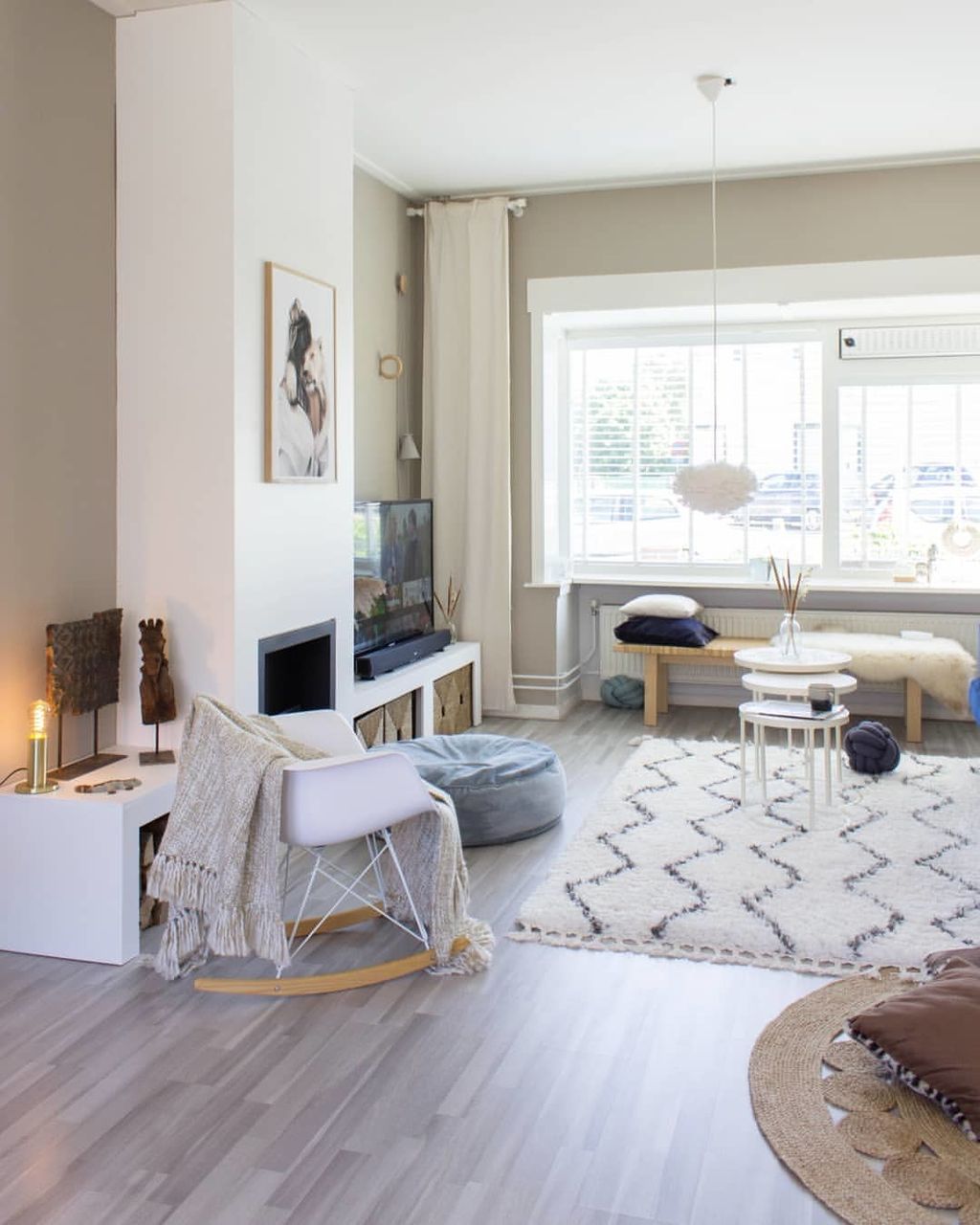 Stan u kojem prevladavaju bijeli i zemljani tonovi - 9