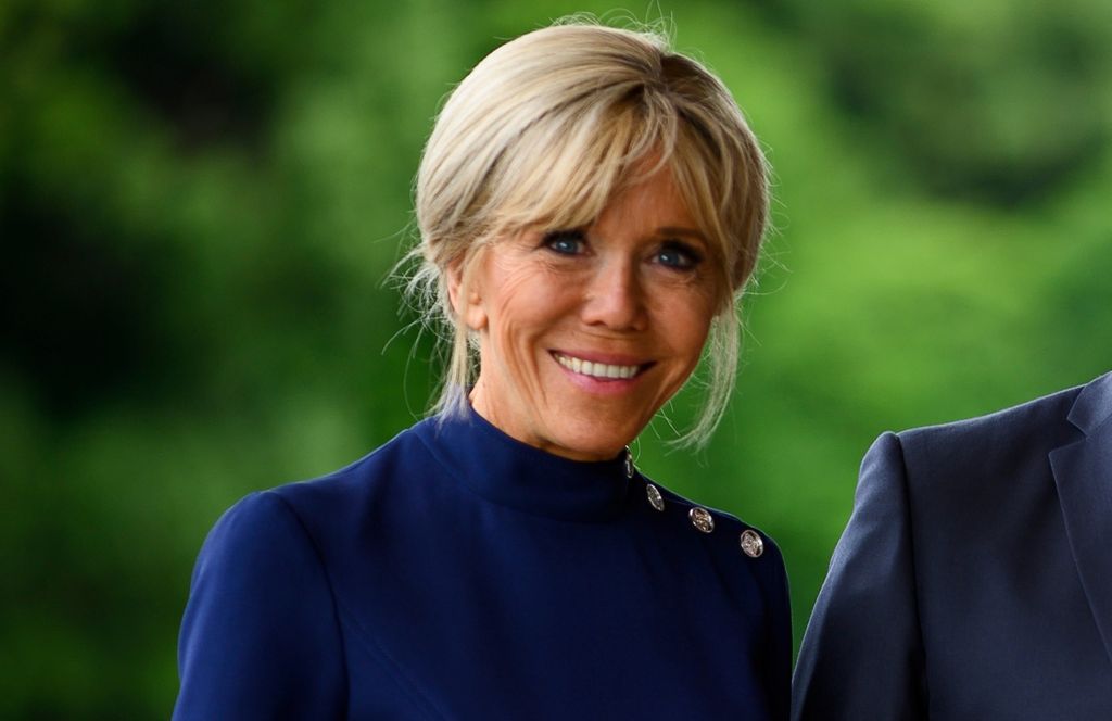 Brigitte Macron u dva modela štikli tijekom posjeta Japanu - 1