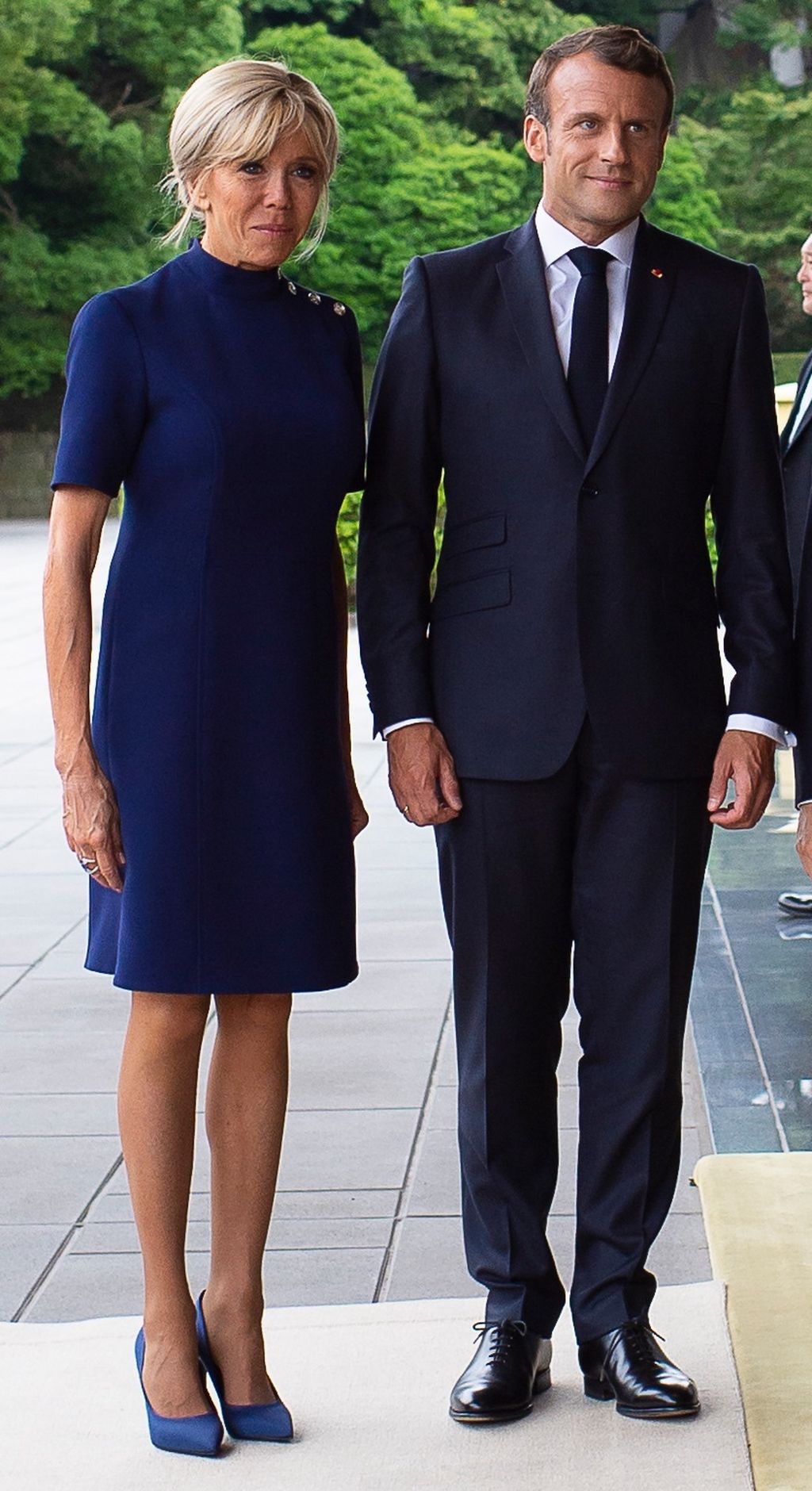 Brigitte Macron u dva modela štikli tijekom posjeta Japanu - 6
