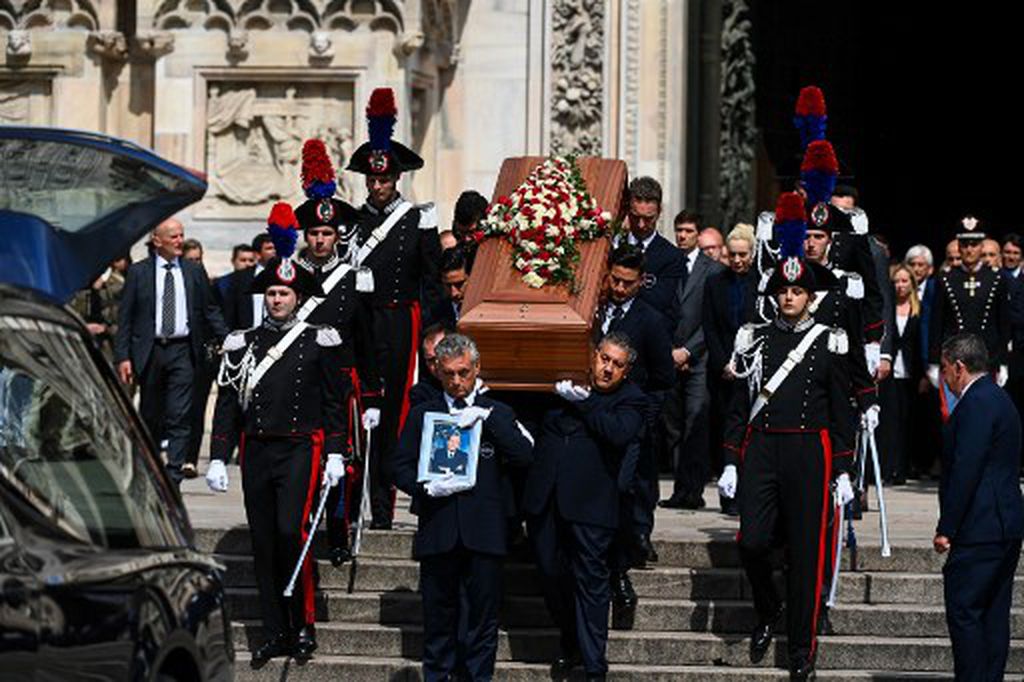 Pogreb Silvija Berlusconija - 4