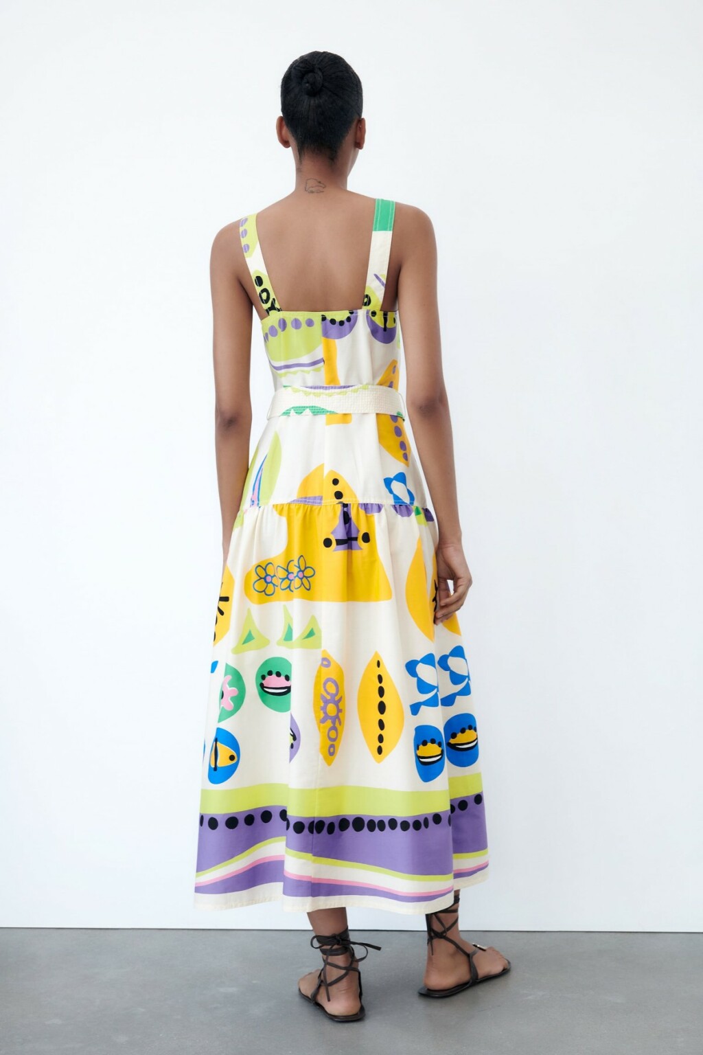 Šarena haljina iz Zare brzo nestaje s polica