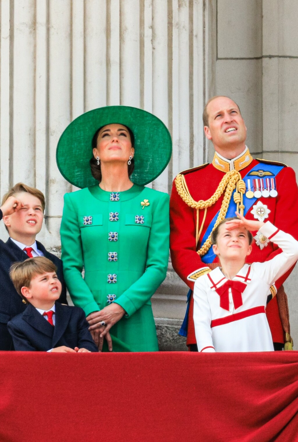 Princeza i princ od Walesa pratili su paradu u društvu svoje djece