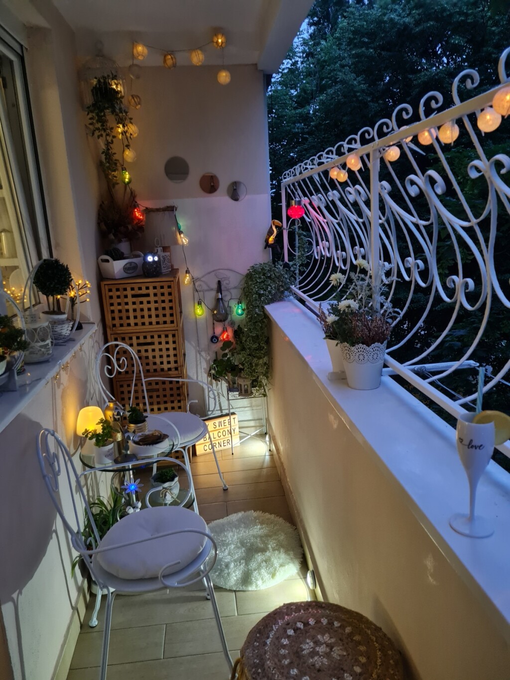 Danijela je balkon ukrasila lampicama