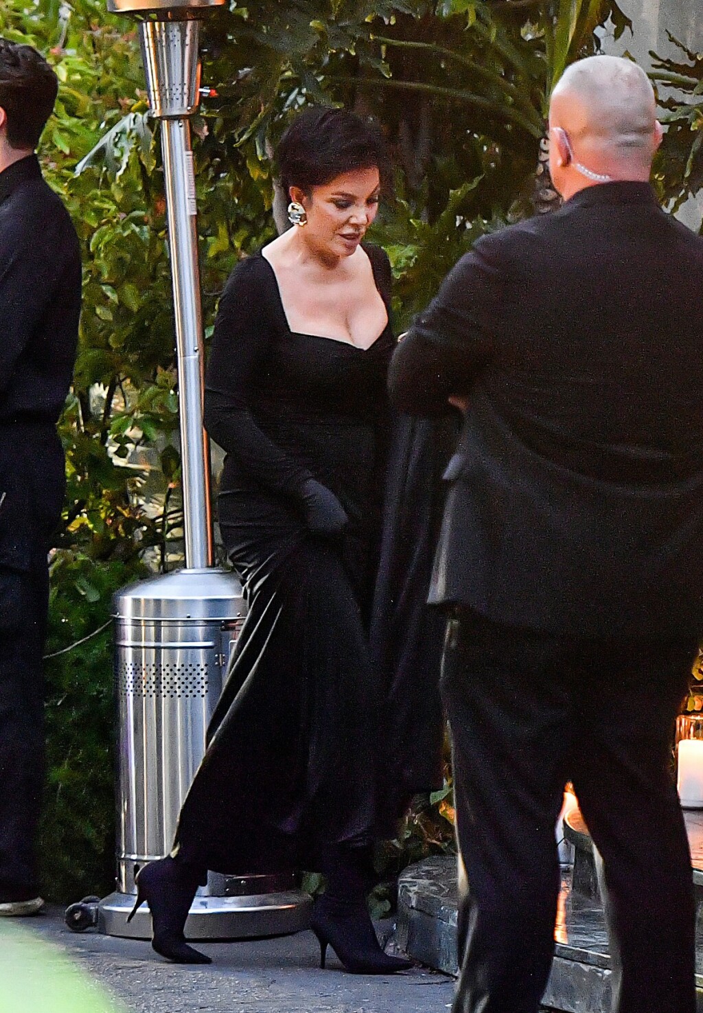 Kris Jenner u crnoj haljini na vjenčanju Stephanie Shepherd i Larryja Jacksona
