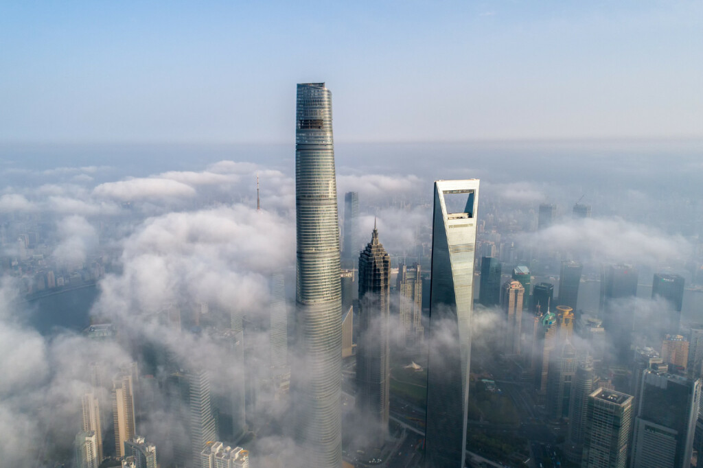 Šangaj toranj (skroz lijevo)