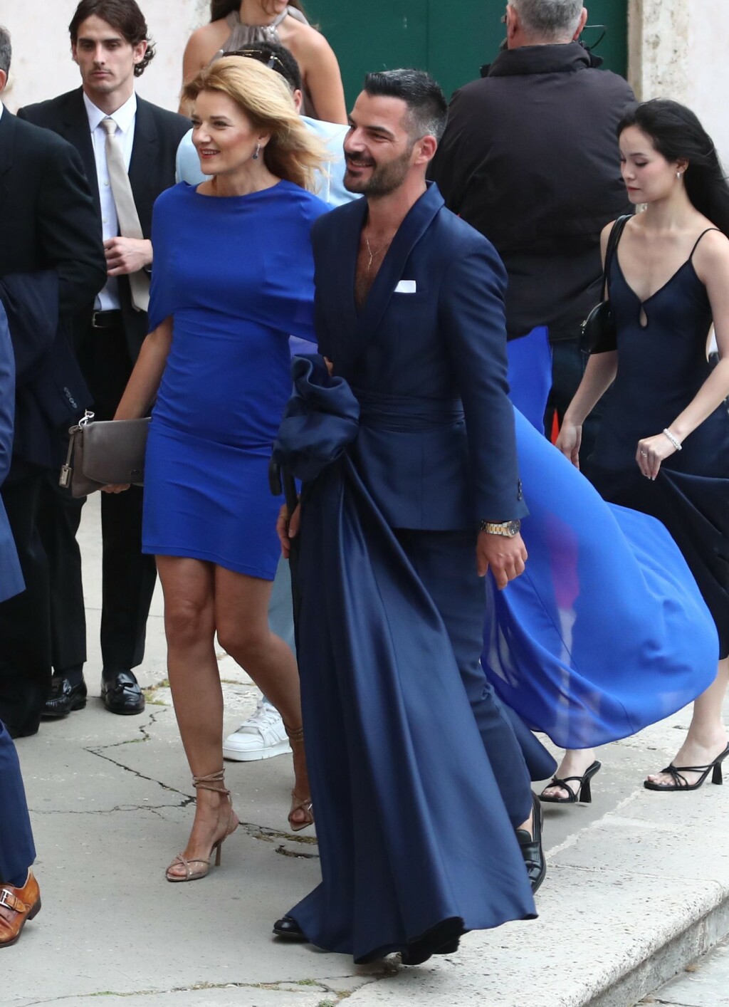 Gost na vjenčanju Stewartova sina u efektnom odijelu - 2