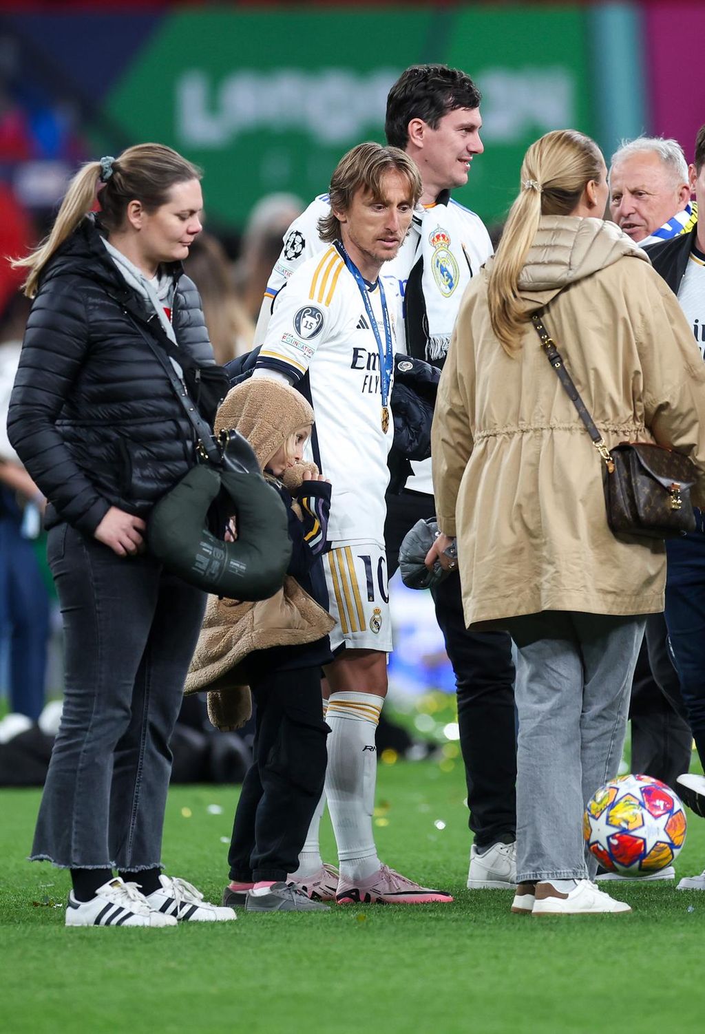 Luka Modrić s obitelji - 10