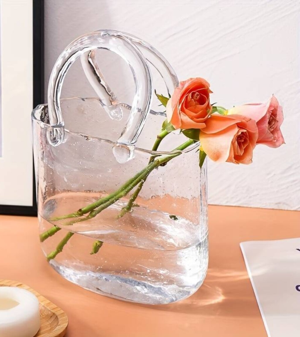 Vaza u obliku torbice