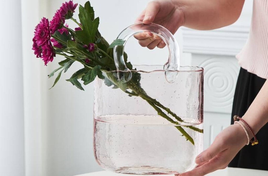 Vaza u obliku torbice